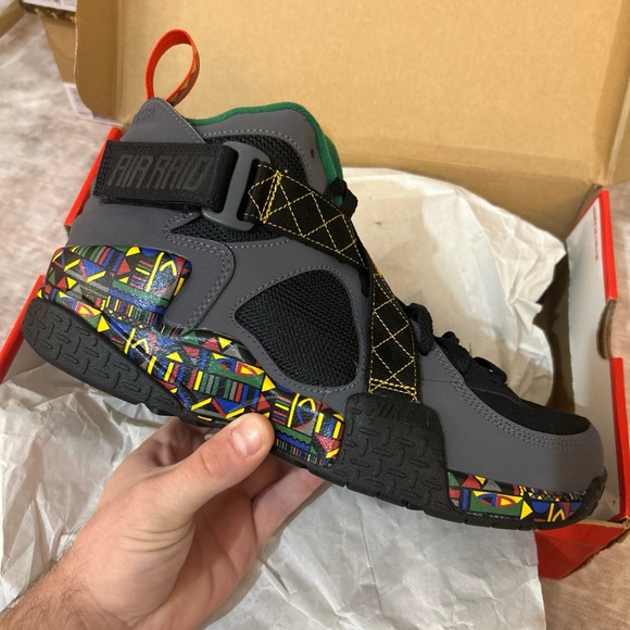 Nike Air Raid (Peace)